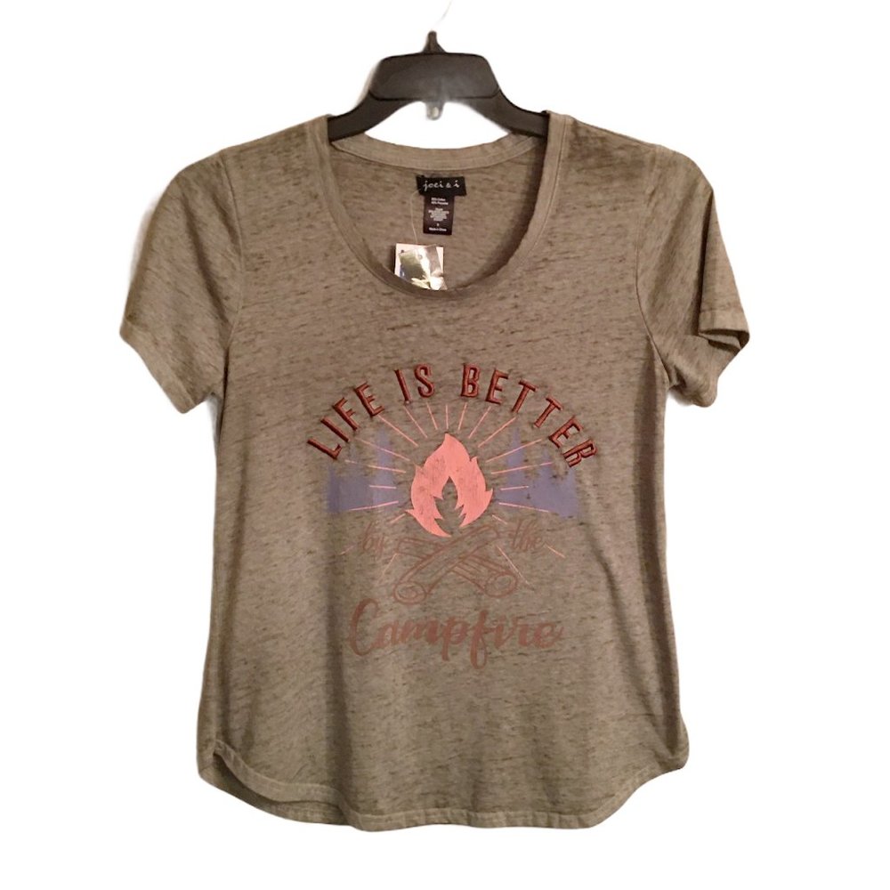 NWT Life is Better by Campfire Tee Heathered Green